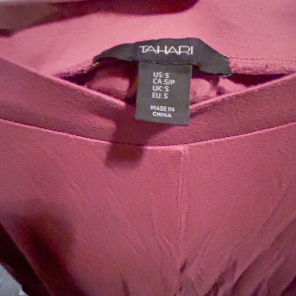 NWOT- Tahari brand Lounge wear/pajama set - Picture 10 of 11